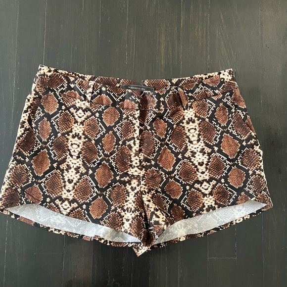 BCBGMAXAZRIA Leopard Print Dressy Summer Shorts Women's Size S - Picture 7 of 7
